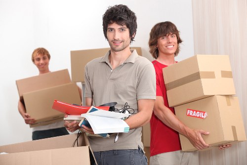 Removal van supporting local house moves in Penge